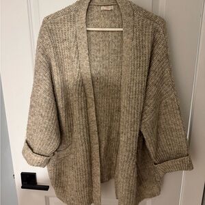 Relaxed Open-Front Women’s Cardigan Sweater in Oatmeal